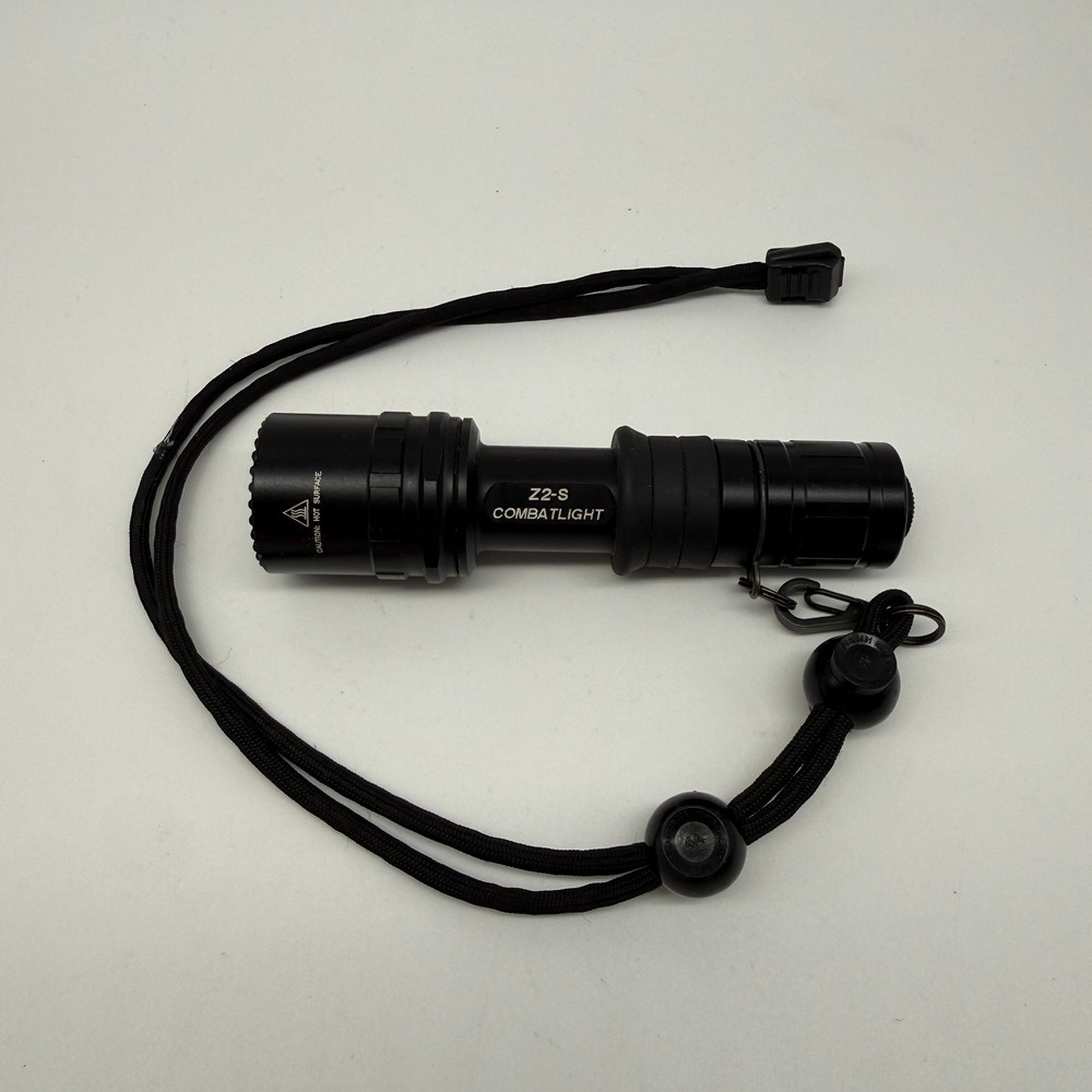 Surefire Z2-S LED Combatlight Flashlight Combat Light Tactical AO3300